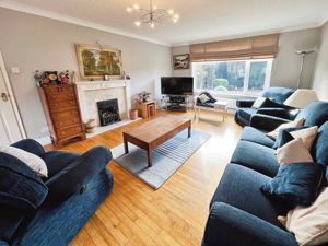 Living room- click for photo gallery